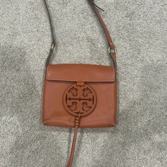 Tory Burch Miller Logo Leather CrossbodyBag. Aged camello